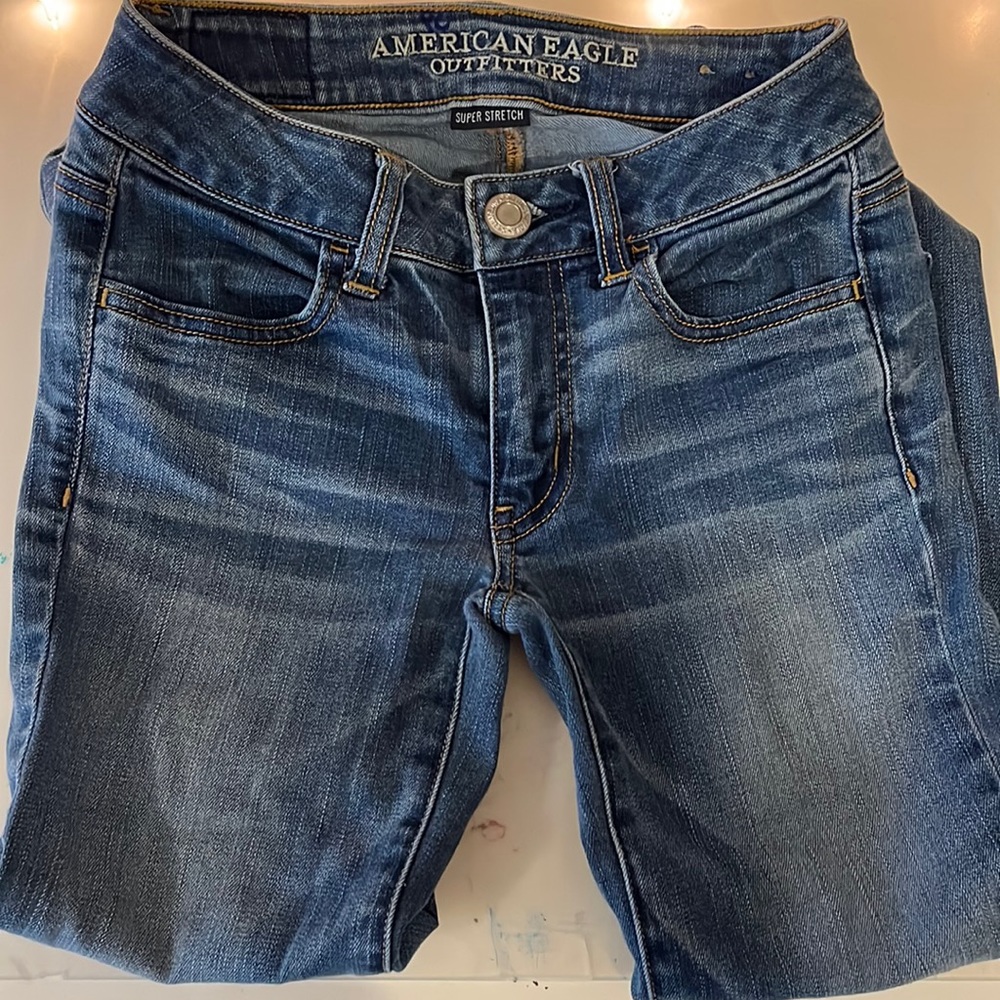 AMERICAN EAGLE JEANS